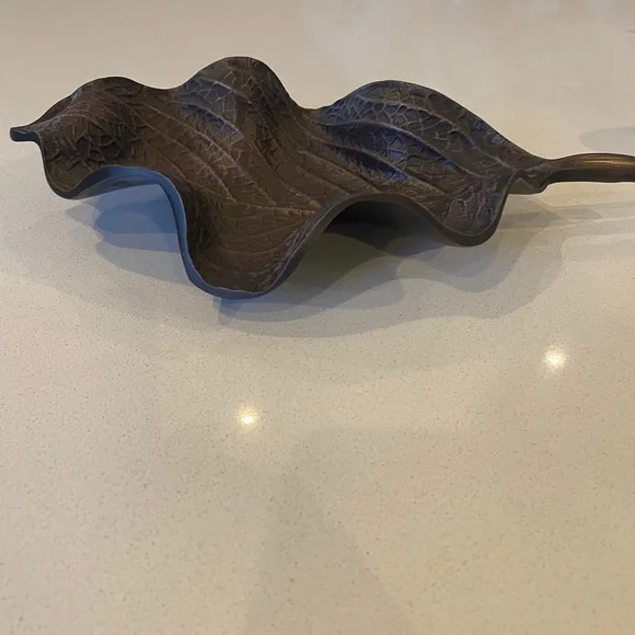 Bronze Leaf - Picture 3 of 7